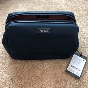 tumi cosmetic